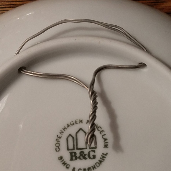 Bing & Grondahl Momma Panda & Babies - Picture 6 of 6